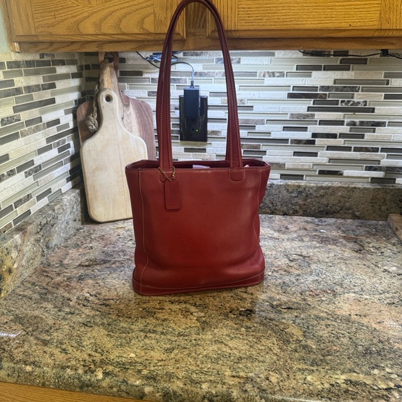 バッグ COACH Red Leather Tote Bag Vintage Rare Vintage Coach Red Leather Tote Bag